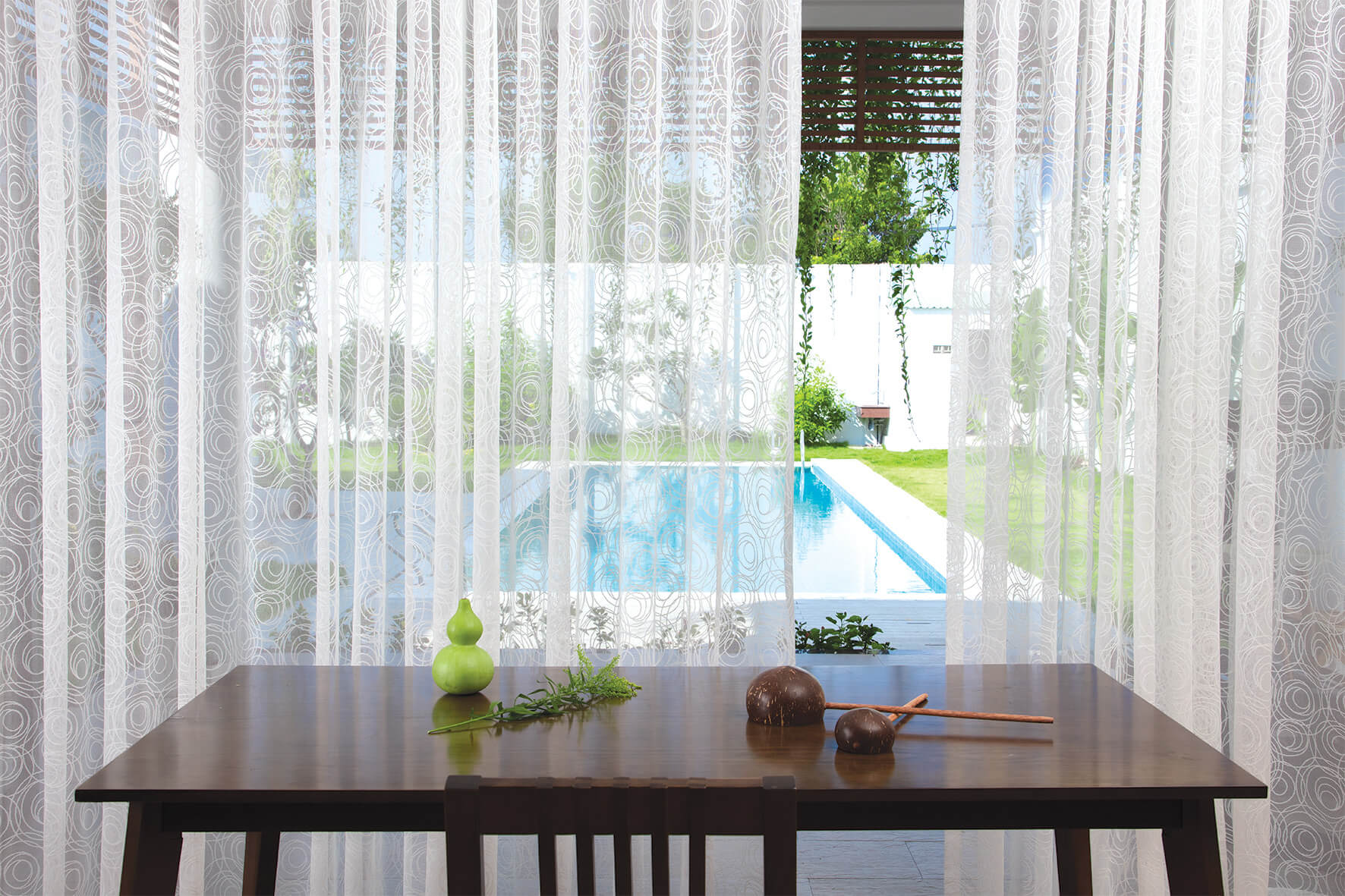 Thiết kế họa tiết Jacquard tinh xảo, sắc nét,